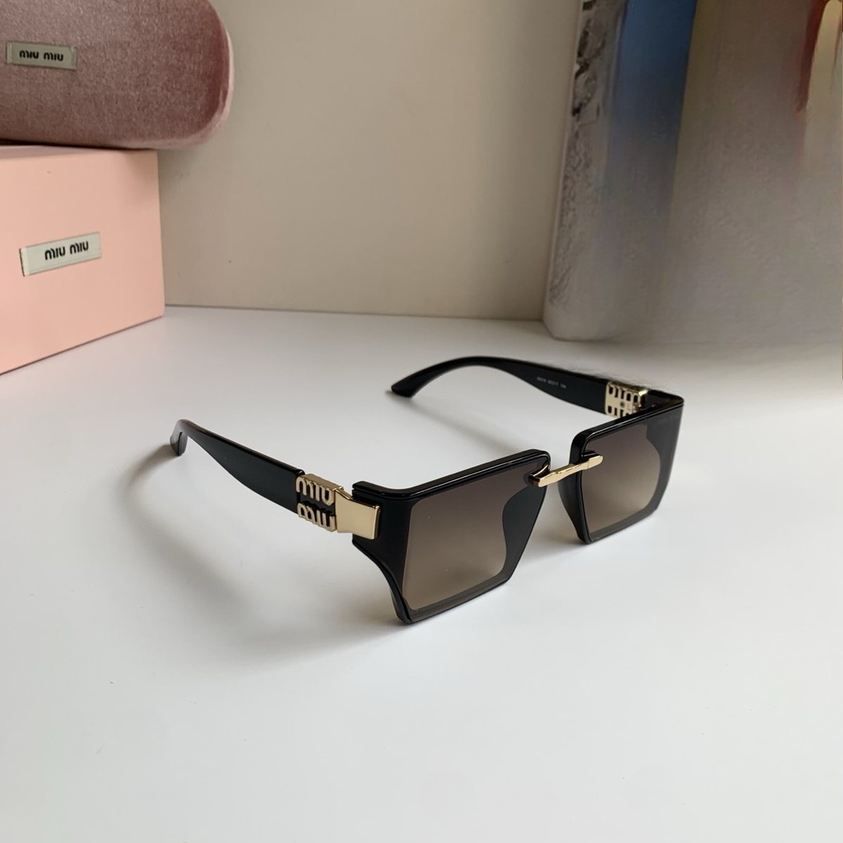 Sunglasses 082