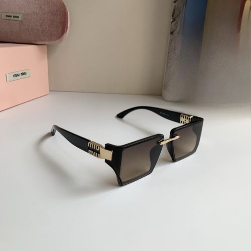 Sunglasses 082