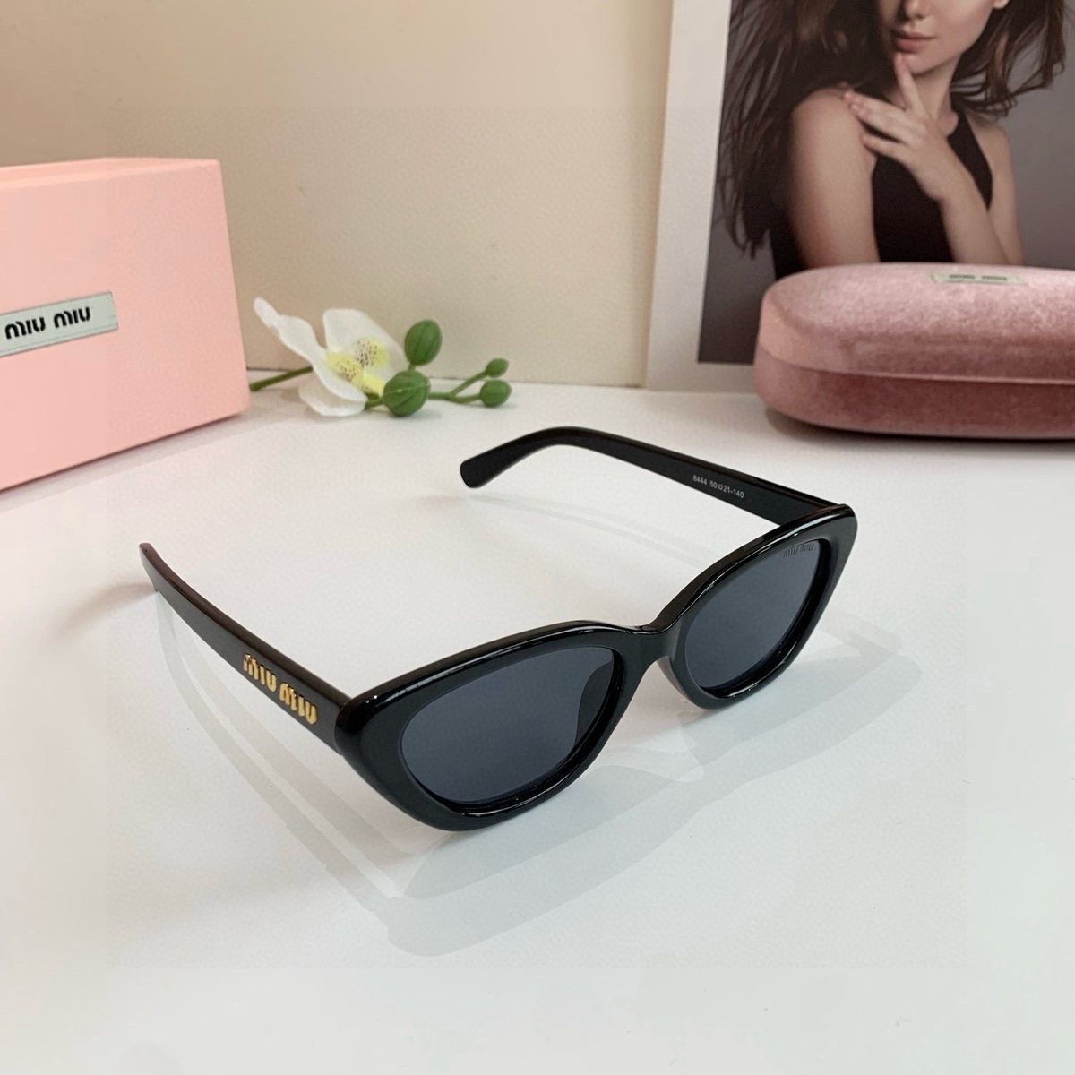 Sunglasses 092