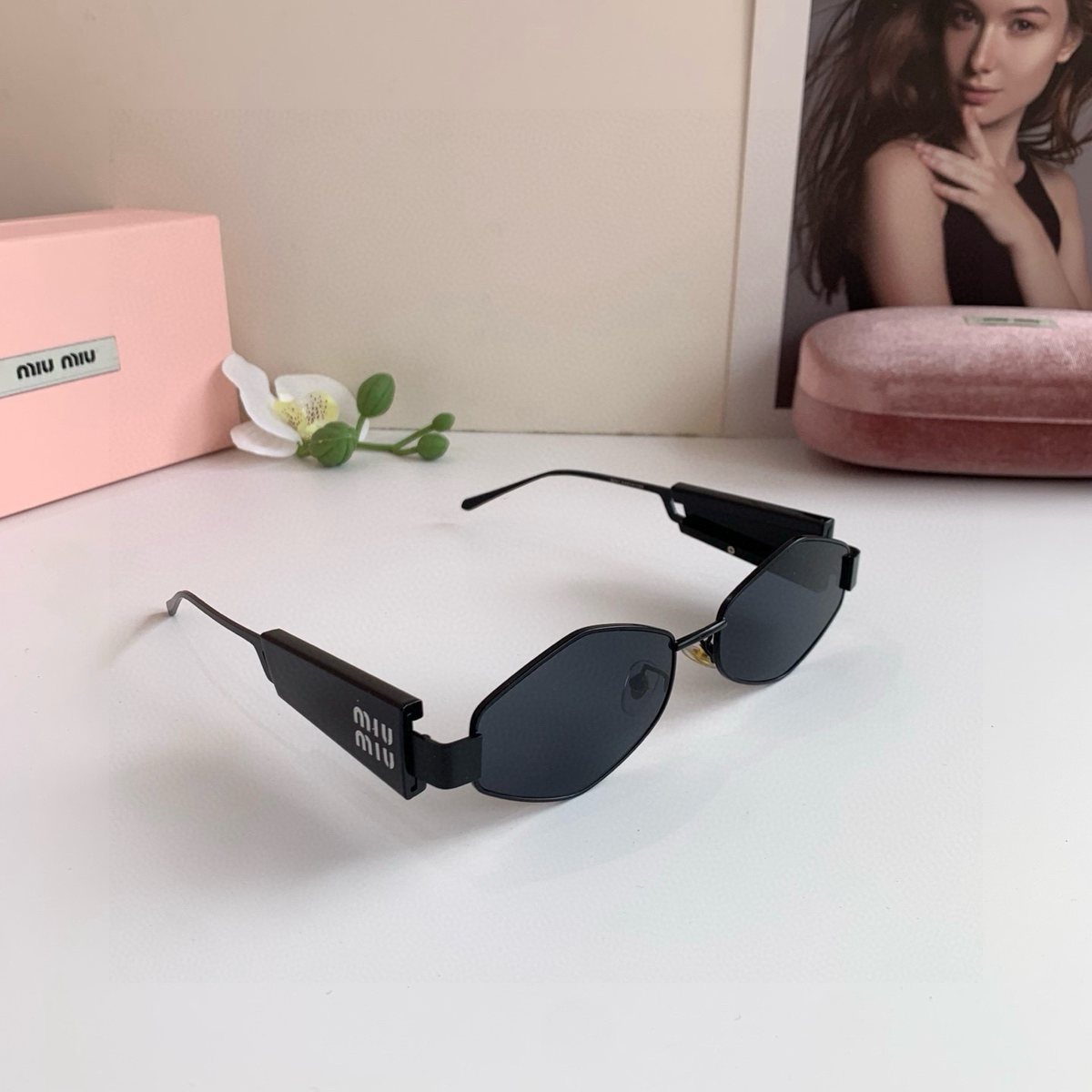 Sunglasses 098