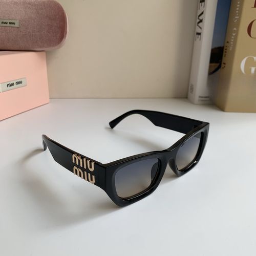 Sunglasses 100