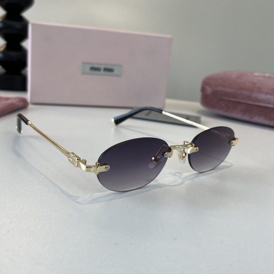 Sunglasses 105