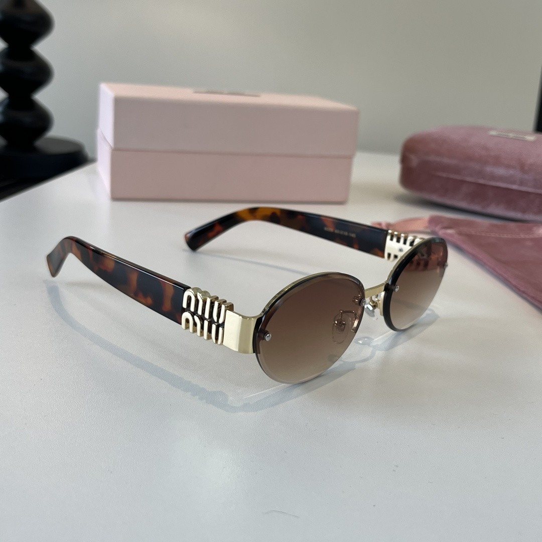 Sunglasses 115