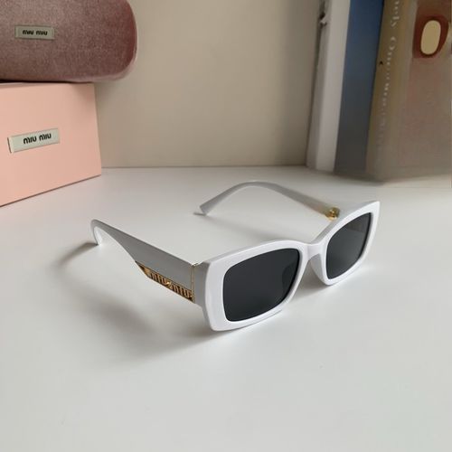 Sunglasses 116