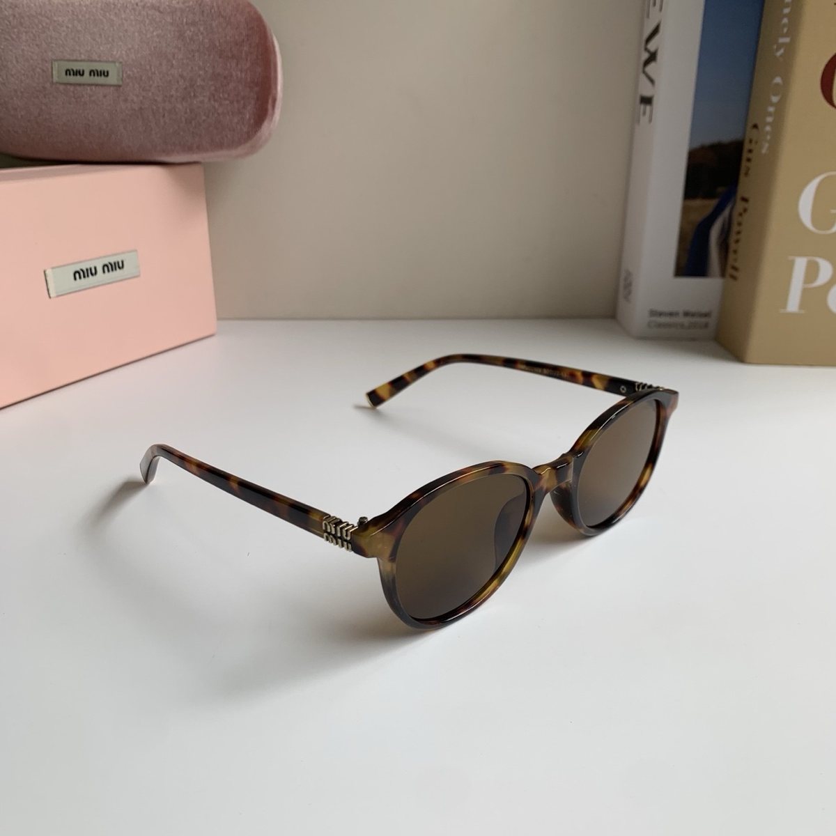 Sunglasses 117