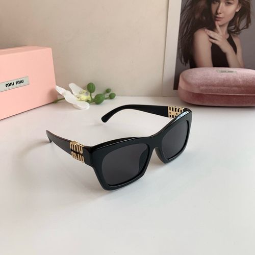 Sunglasses 136