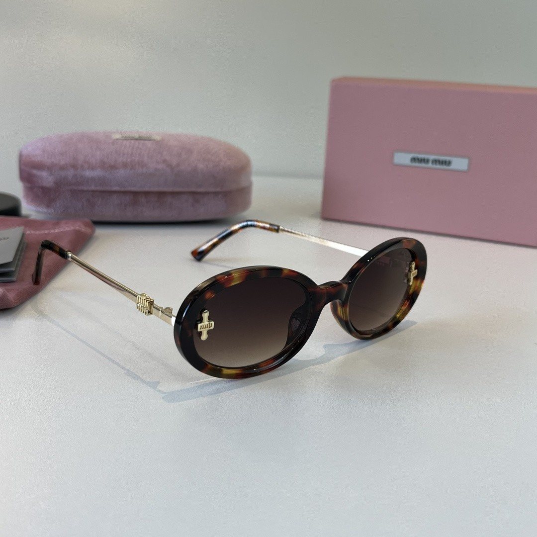 Sunglasses 148
