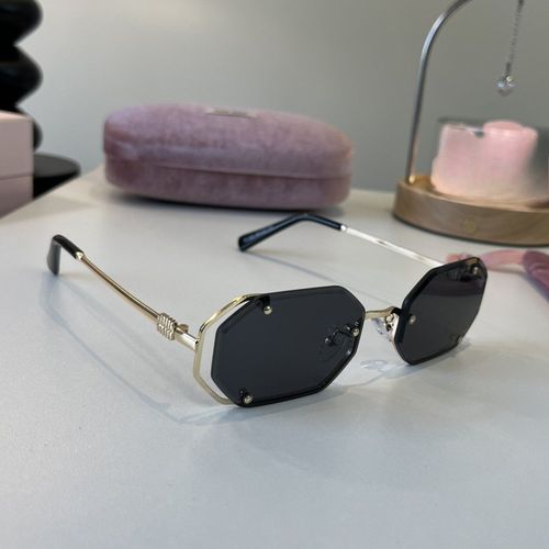 Sunglasses 153