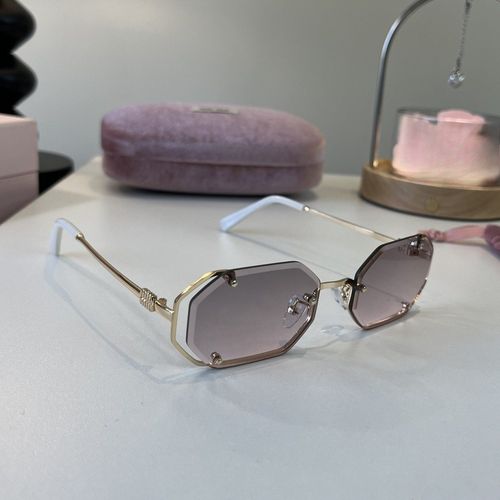 Sunglasses 154