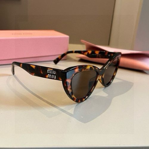 Sunglasses 177