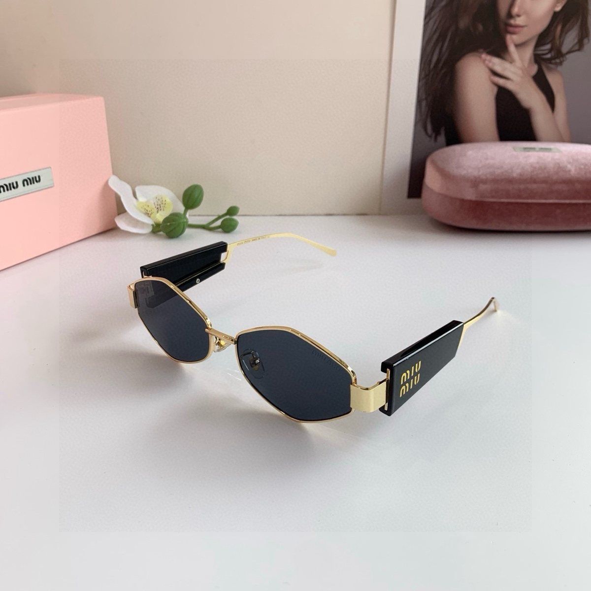 Sunglasses 185