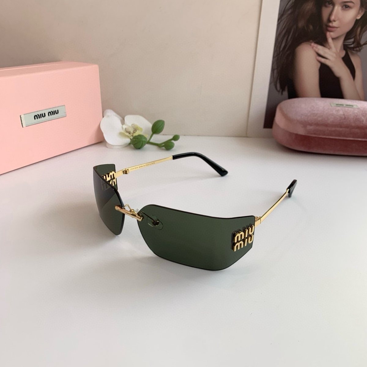 Sunglasses 186