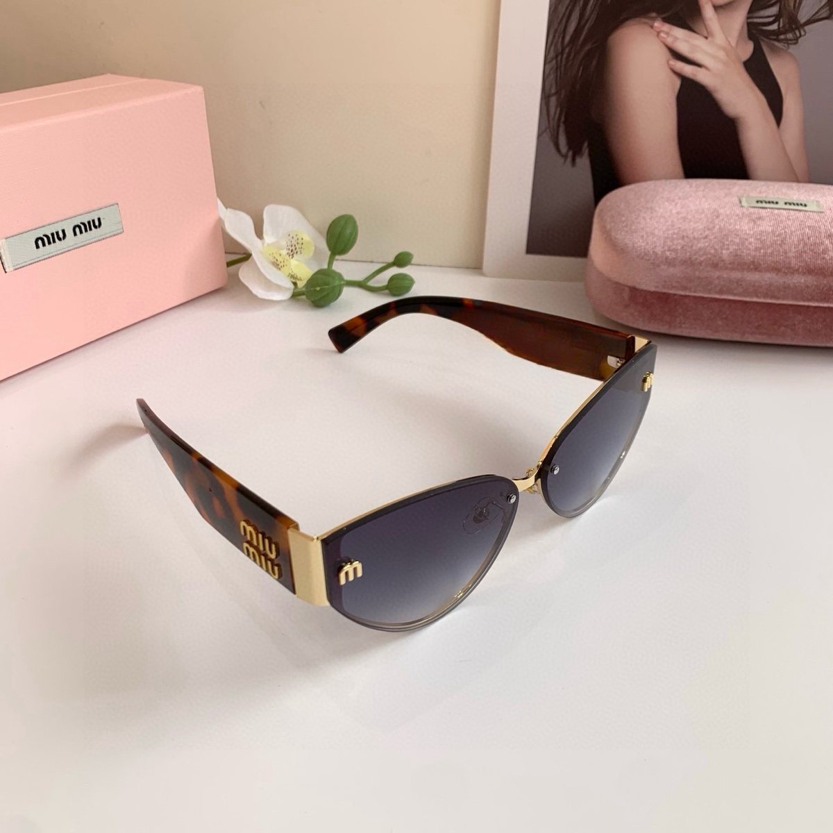 Sunglasses 188