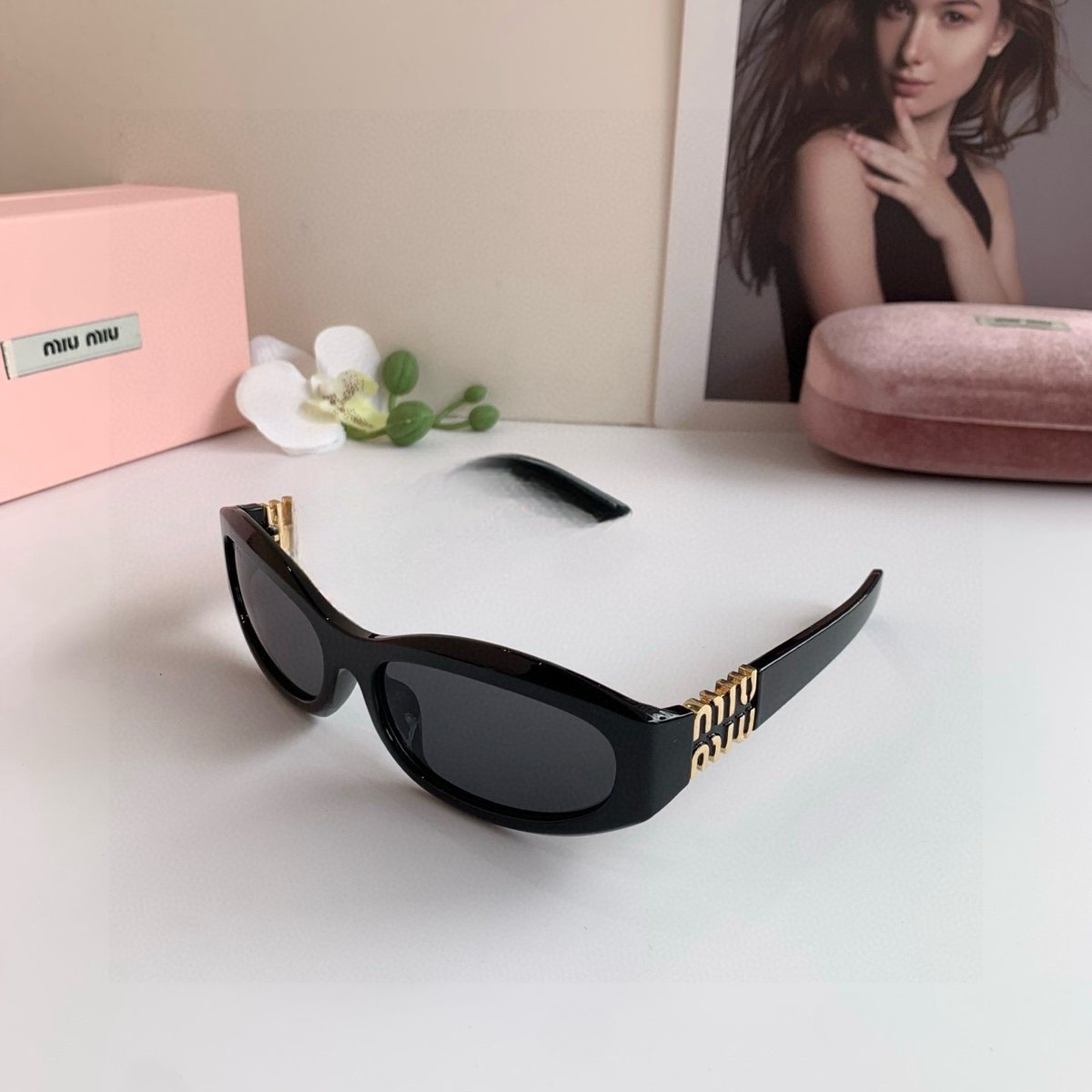 Sunglasses 196
