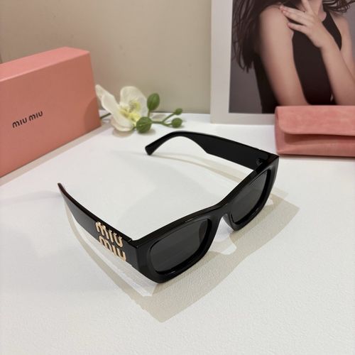 Sunglasses 197