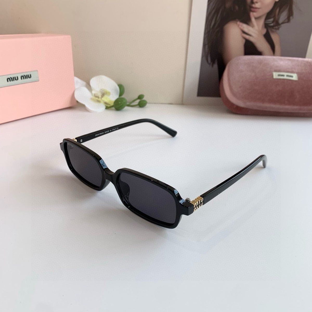 Sunglasses 199