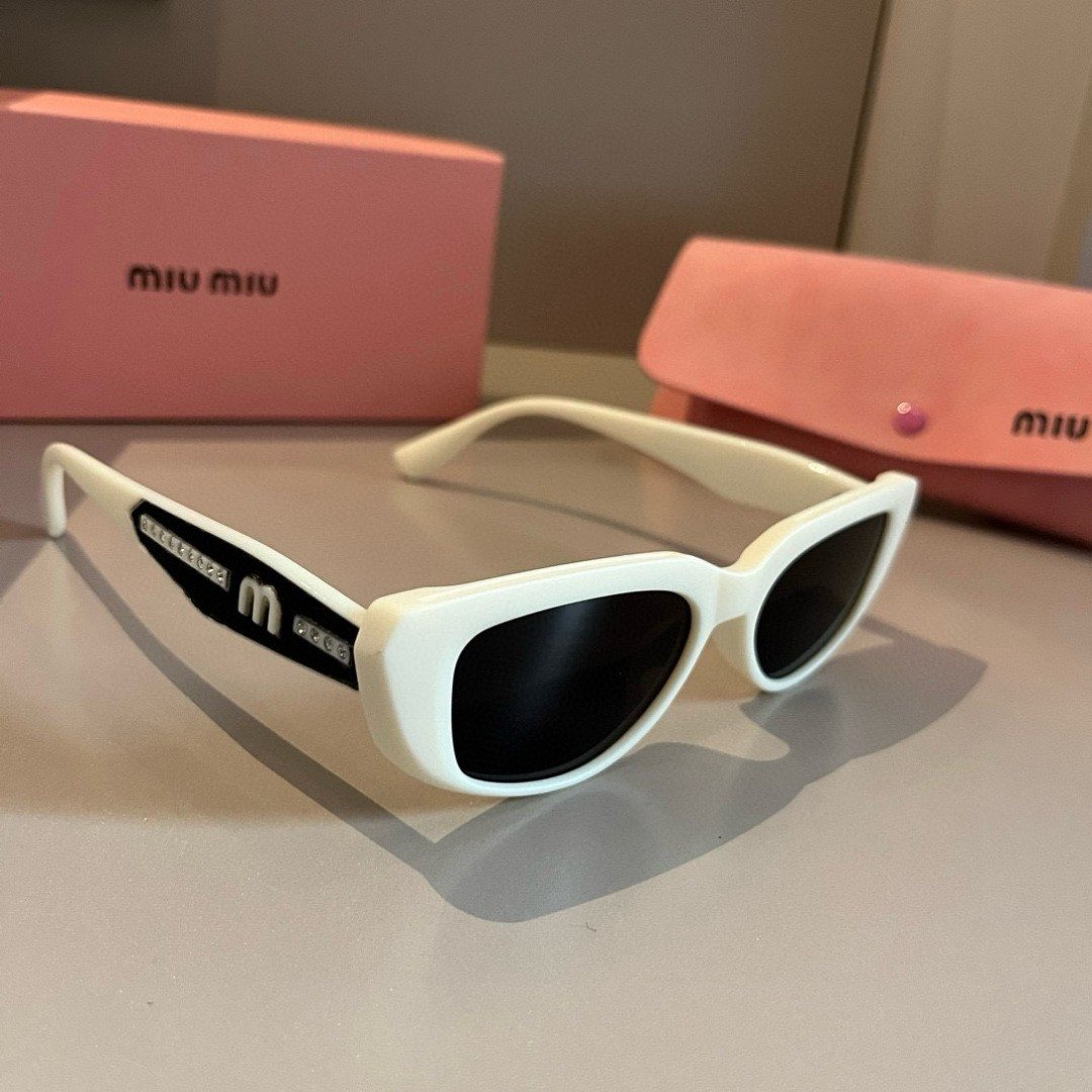 Sunglasses 212