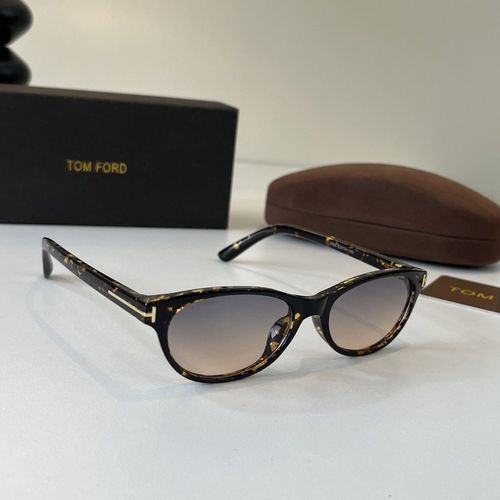 Sunglasses 216