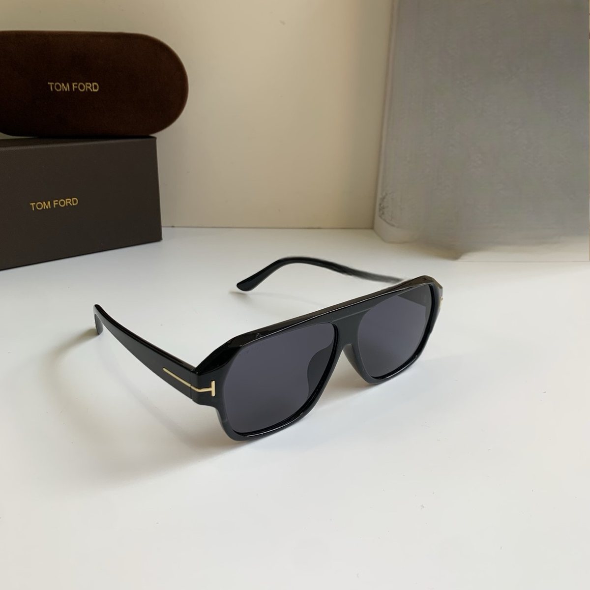 Sunglasses 221
