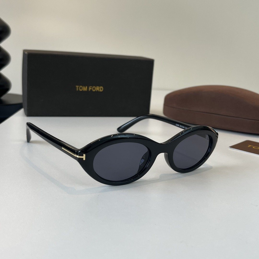 Sunglasses 225