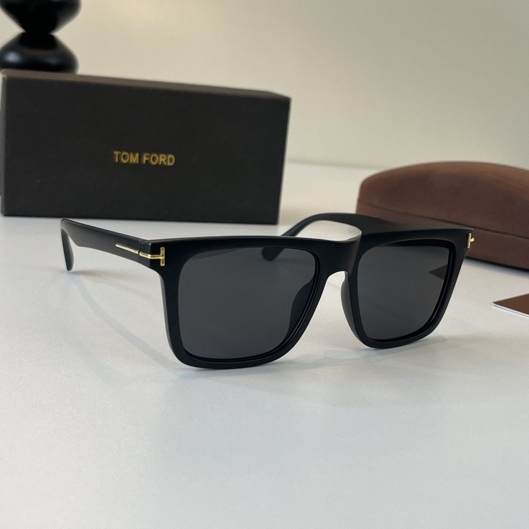 Sunglasses 239