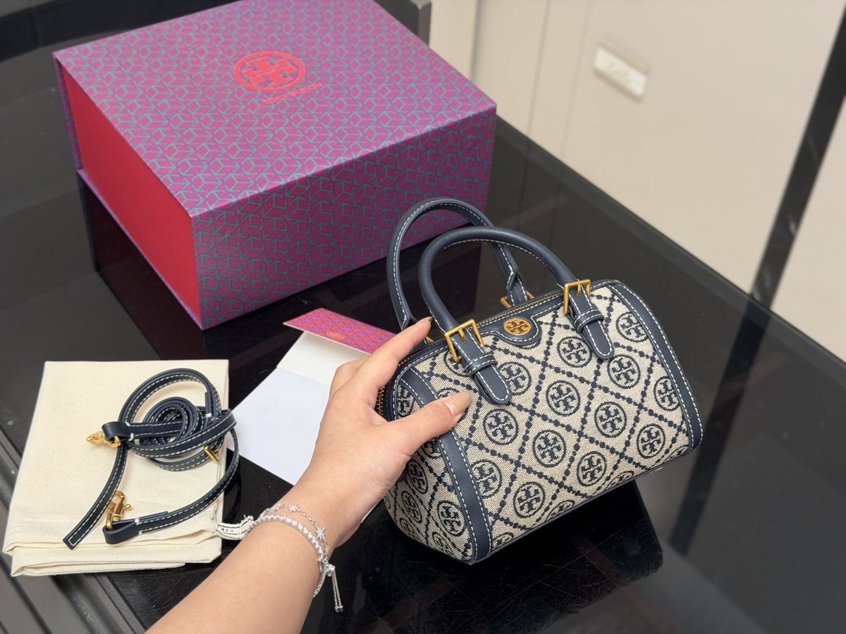 Tory Burch Handbag 079
