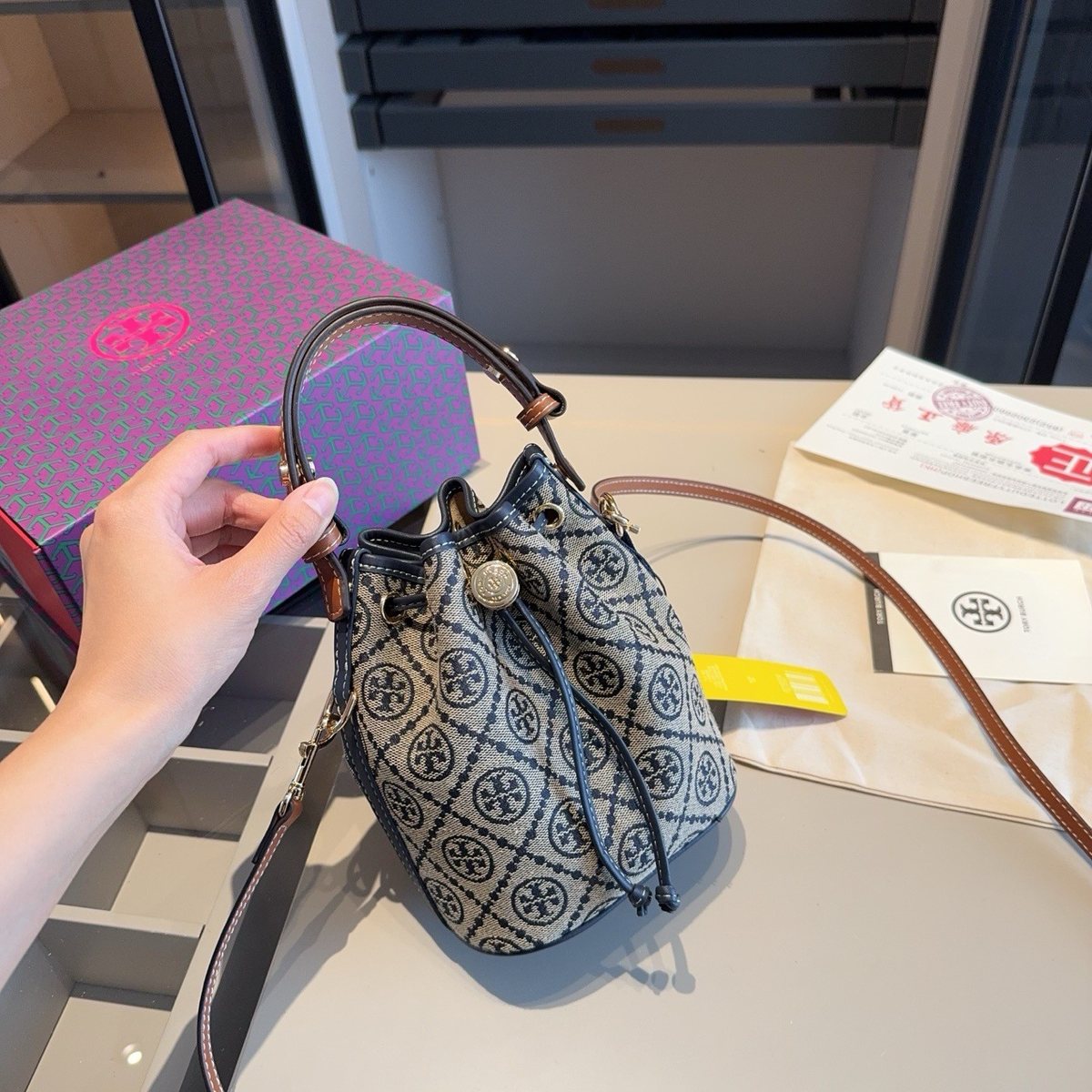 Tory Burch Handbag 080