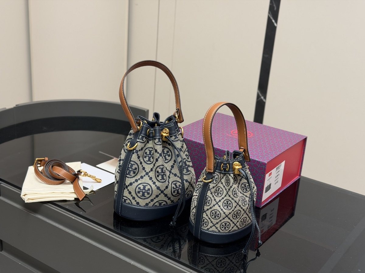 Tory Burch Handbag 083