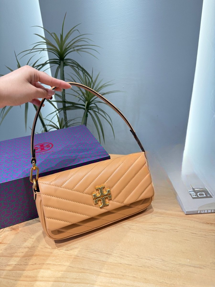 Tory Burch Handbag 104