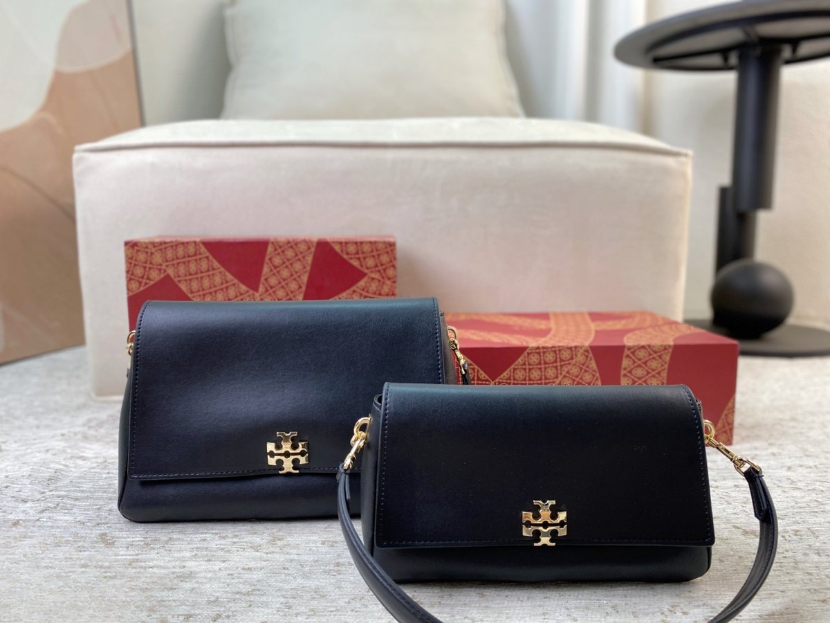 Tory Burch Handbag 112