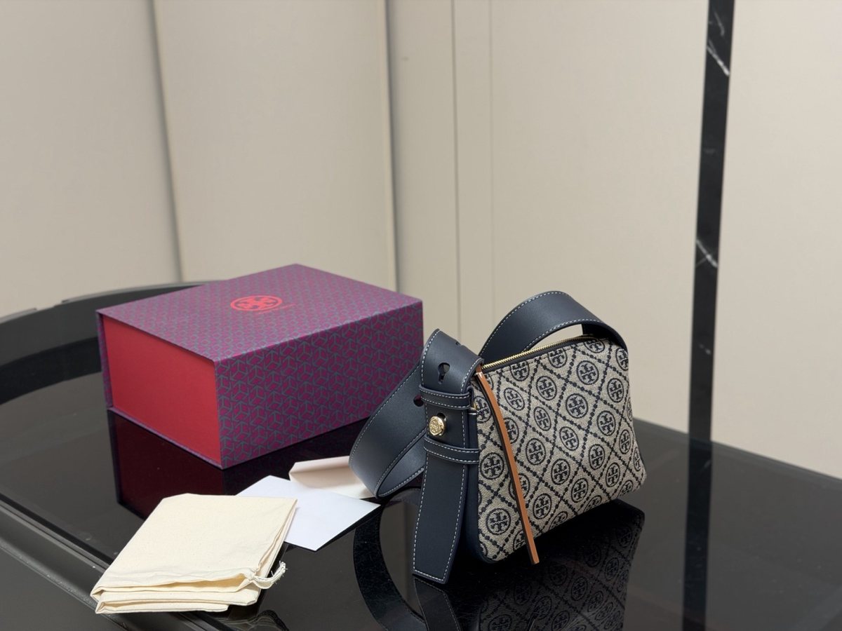 Tory Burch Handbag 123