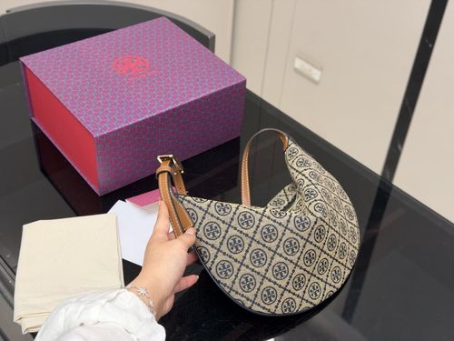 Tory Burch Handbag 150