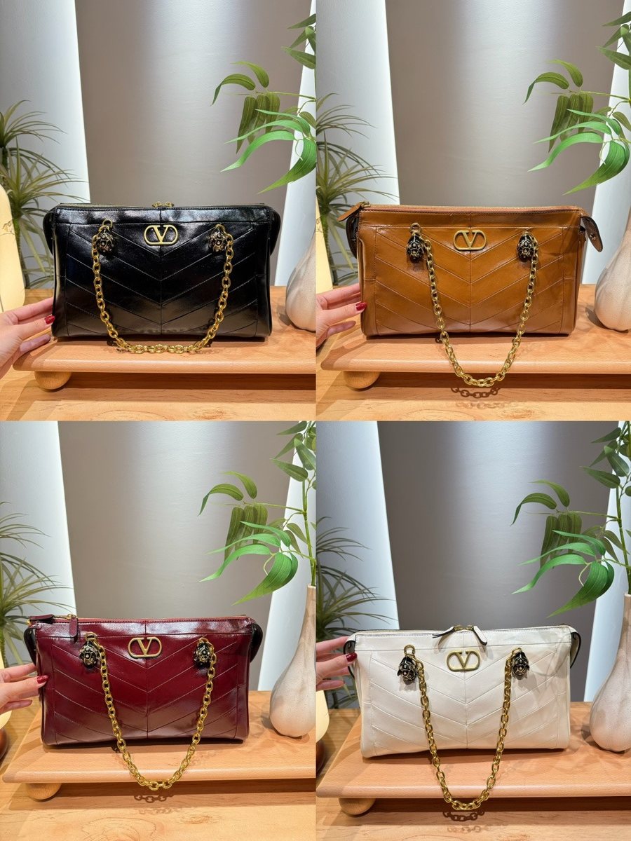 Valentino Handbag 004