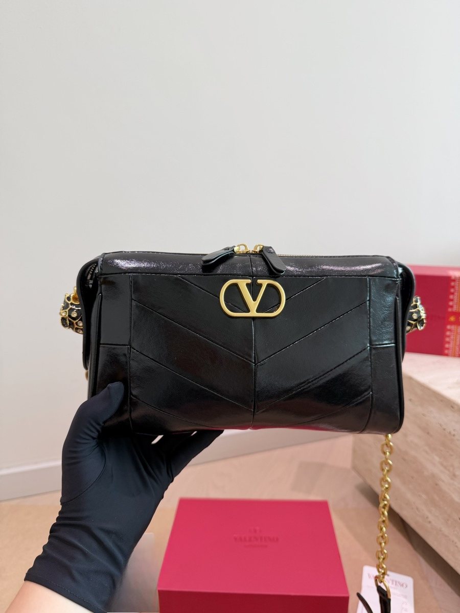 Valentino Handbag 011