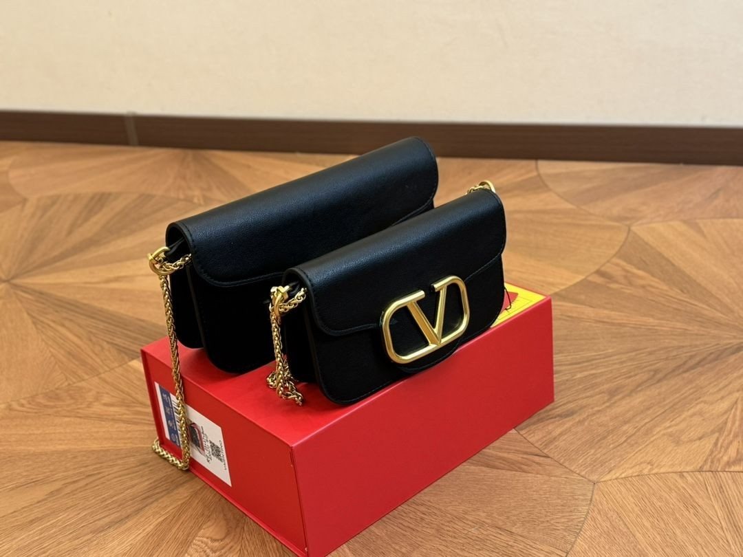 Valentino Handbag 040