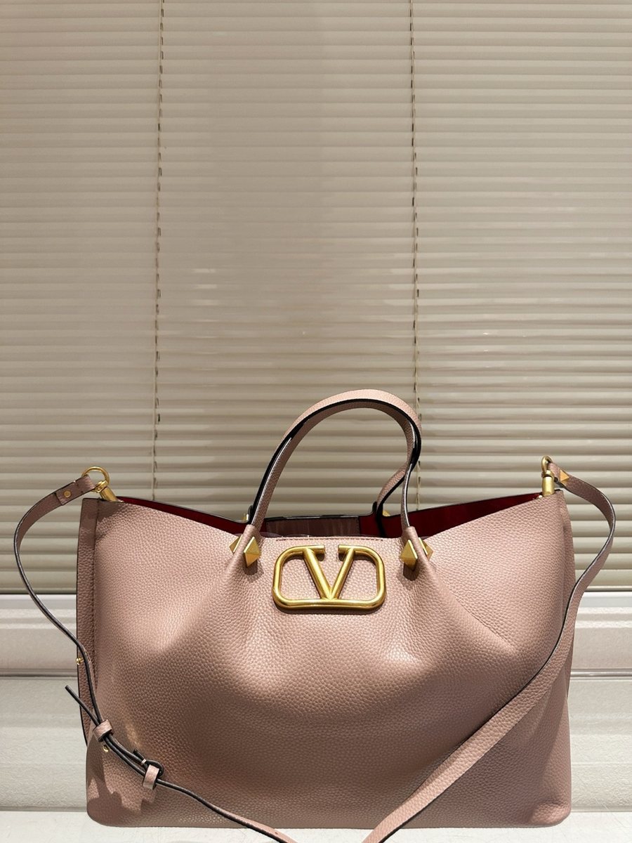 Valentino Handbag 050