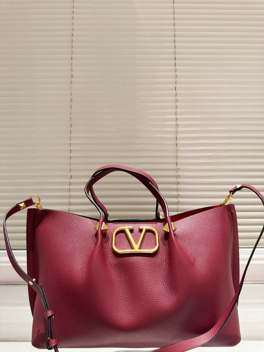 Valentino Handbag 054