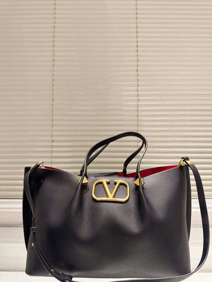 Valentino Handbag 056