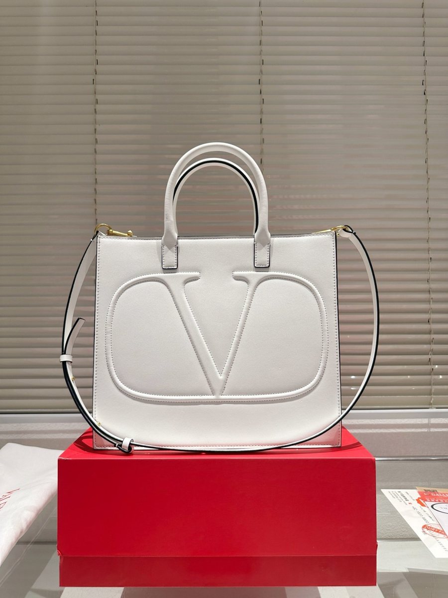 Valentino Handbag 090