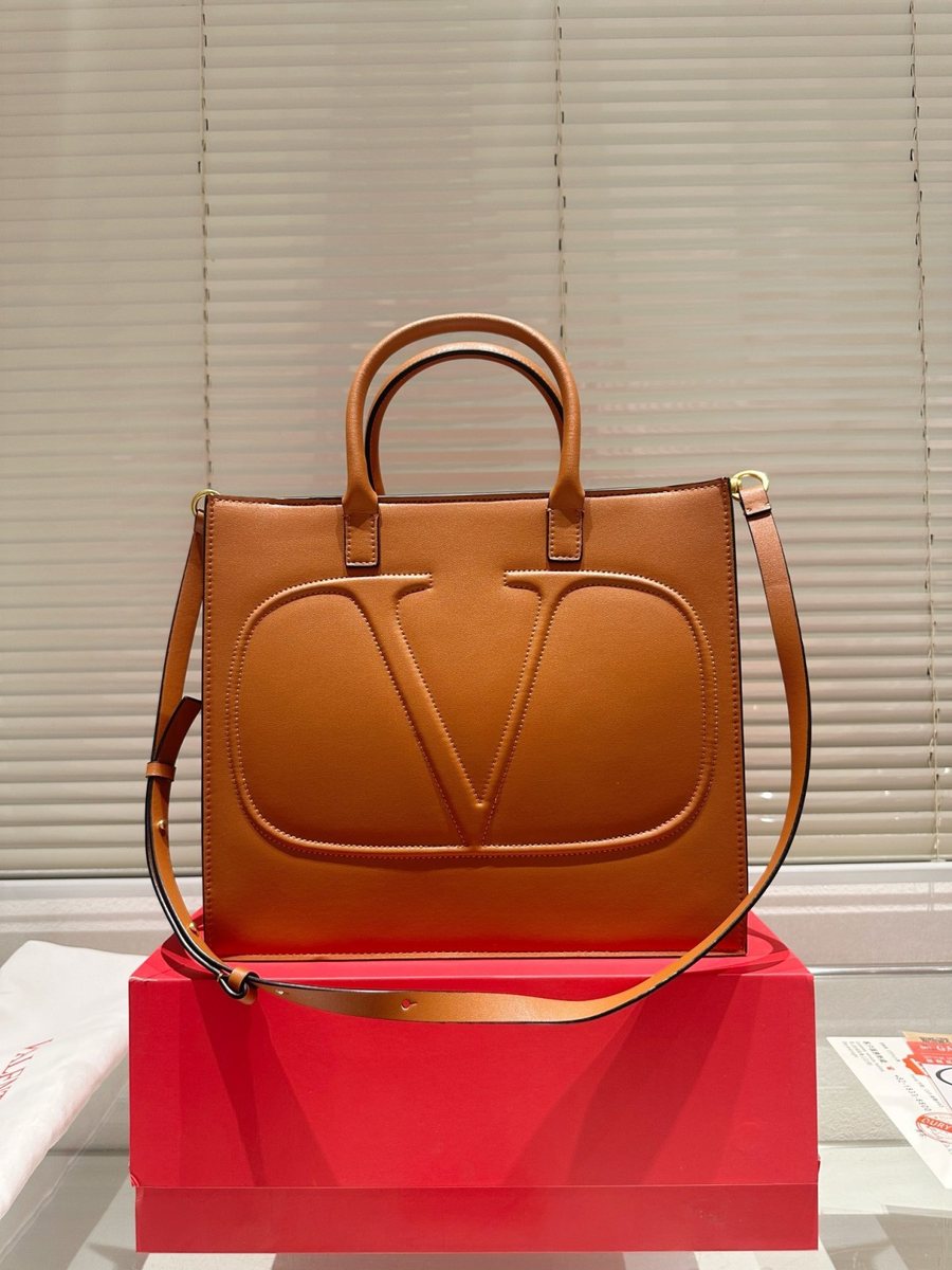 Valentino Handbag 092