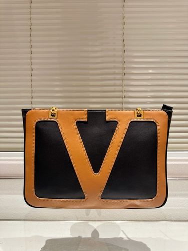 Valentino Handbag 096