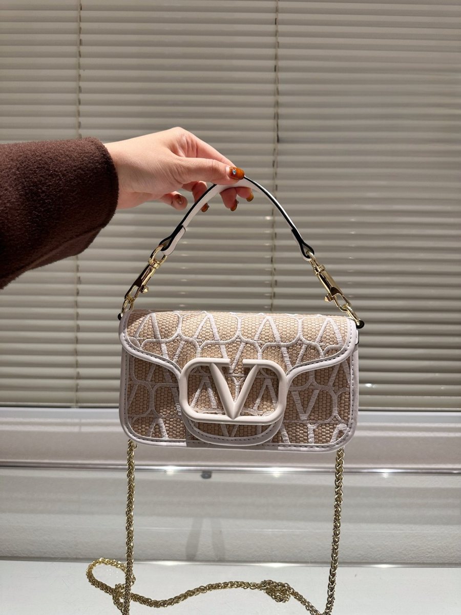 Valentino Handbag 105